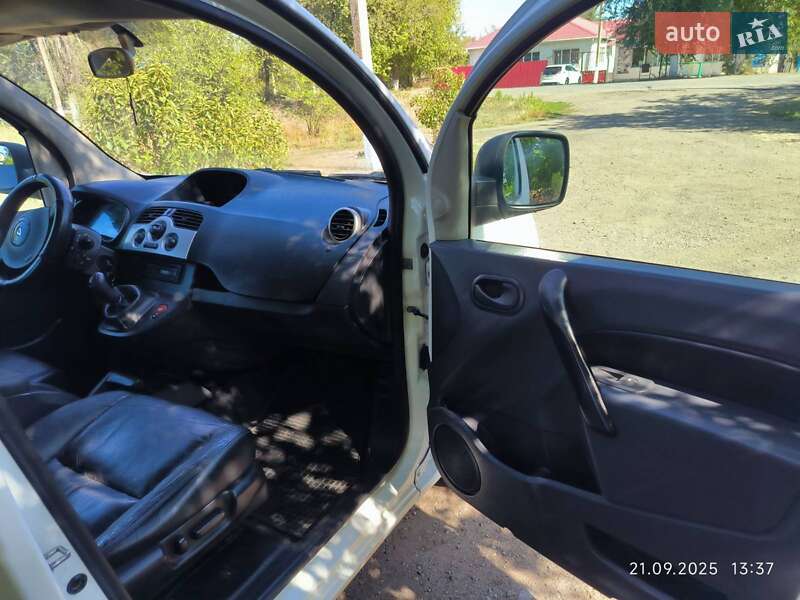 Мінівен Renault Kangoo 2011 в Сараті фото 11 Мінівен Renault Kangoo 2011 в Сараті