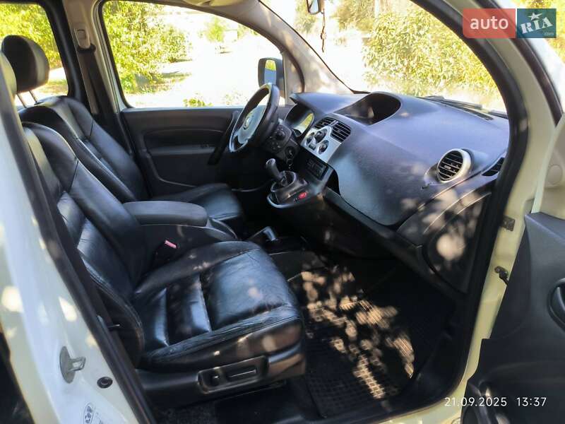 Мінівен Renault Kangoo 2011 в Сараті фото 15 Мінівен Renault Kangoo 2011 в Сараті