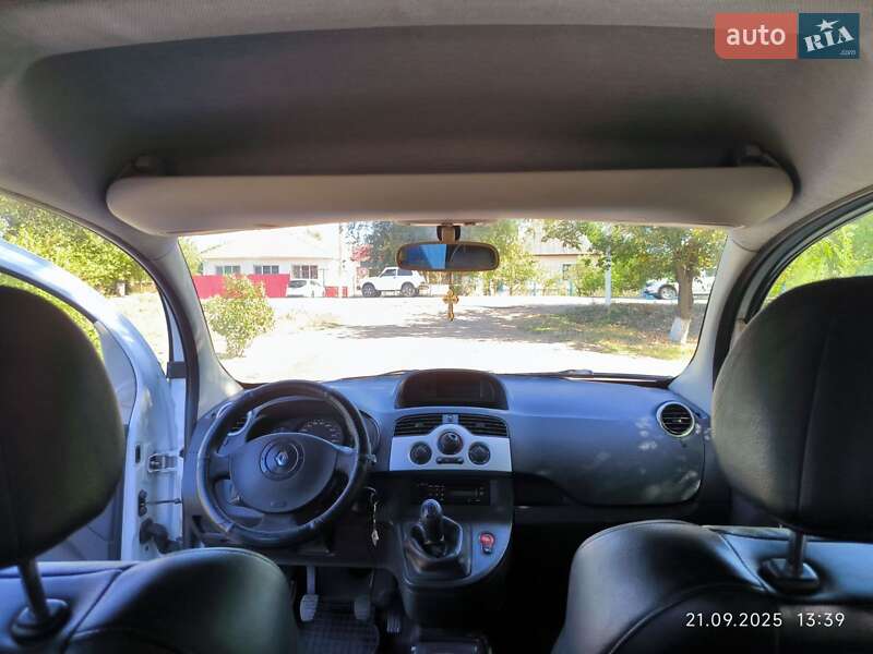 Мінівен Renault Kangoo 2011 в Сараті фото 17 Мінівен Renault Kangoo 2011 в Сараті