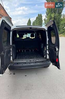 Грузовой фургон Renault Kangoo 2015 в 