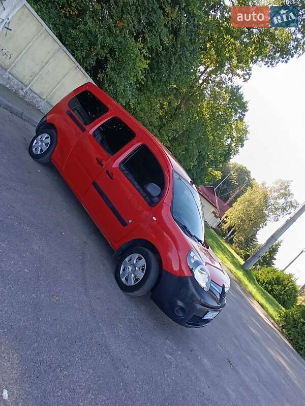 Грузопассажирский фургон Renault Kangoo 2015 в Львове