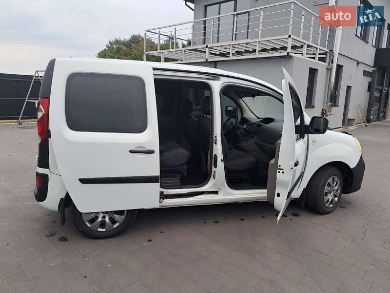 Минивэн Renault Kangoo 2009 в Перегинском