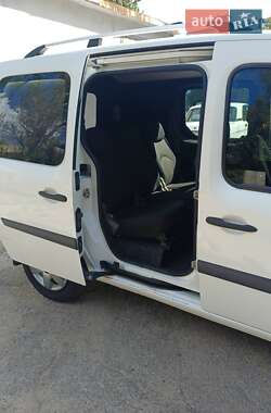 Минивэн Renault Kangoo 2012 в 