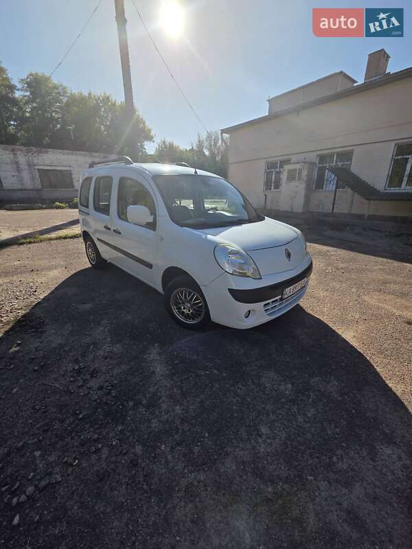 Минивэн Renault Kangoo 2010 в 