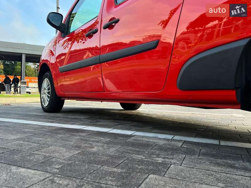 Минивэн Renault Kangoo 2015 в Киеве