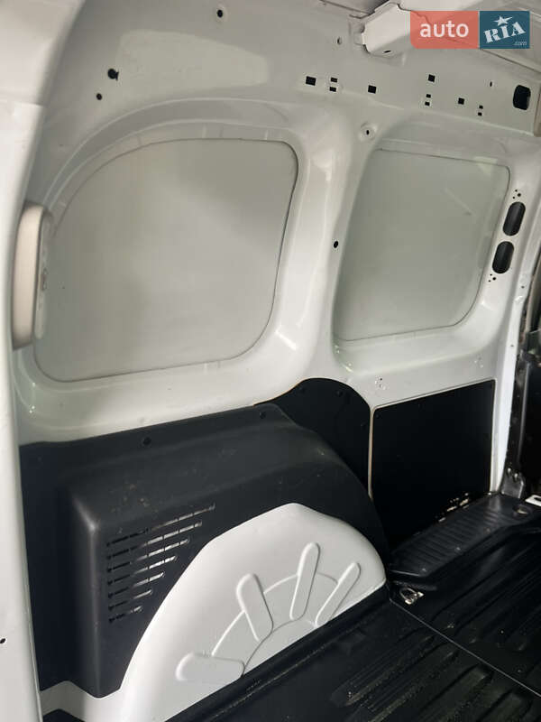 Вантажний фургон Renault Kangoo 2017 в Рівному фото 4 Вантажний фургон Renault Kangoo 2017 в Рівному