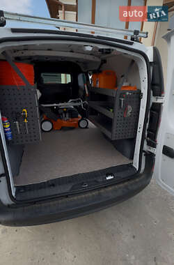 Грузовой фургон Renault Kangoo 2019 в 