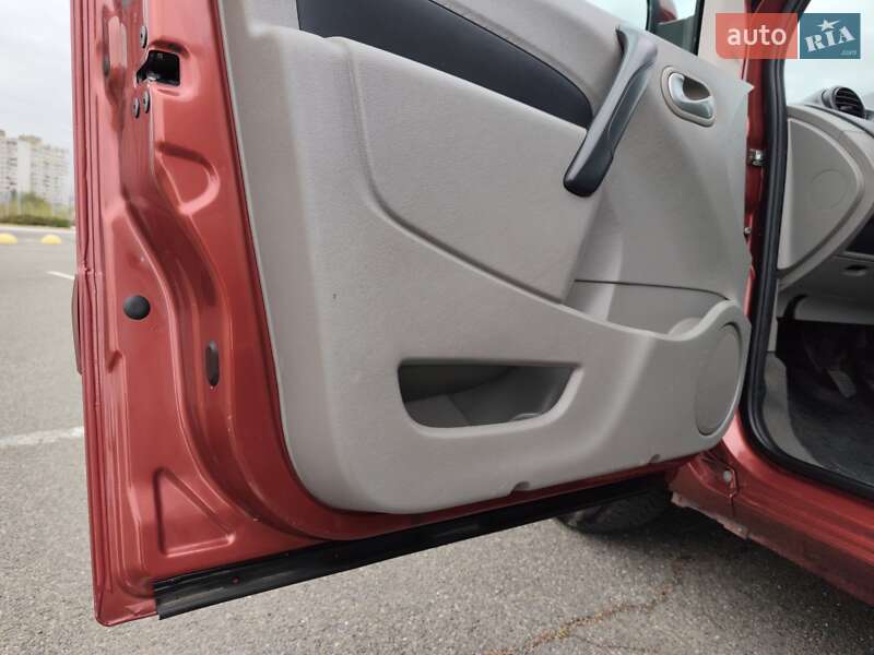 Минивэн Renault Kangoo 2010 в Киеве