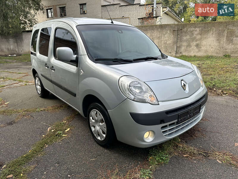 Минивэн Renault Kangoo 2010 в 