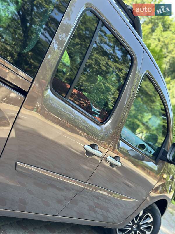 Минивэн Renault Kangoo 2015 в Дрогобыче
