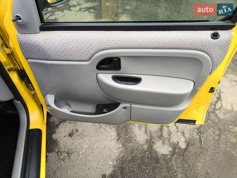 Минивэн Renault Kangoo 2003 в Умани