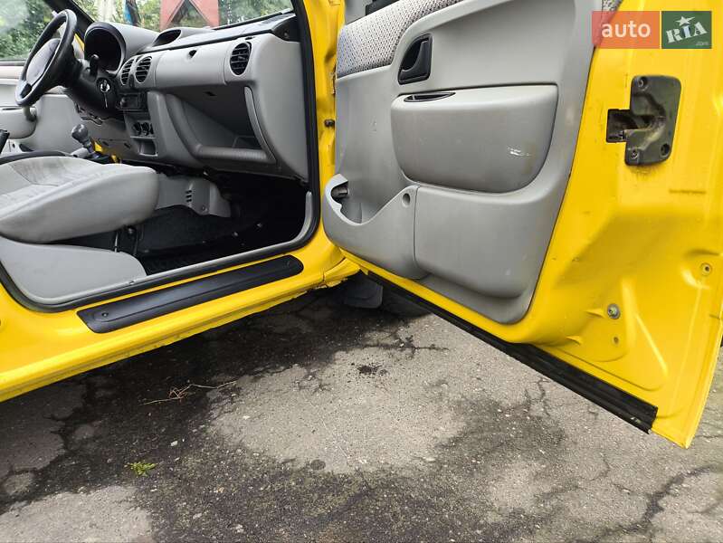 Минивэн Renault Kangoo 2003 в Умани