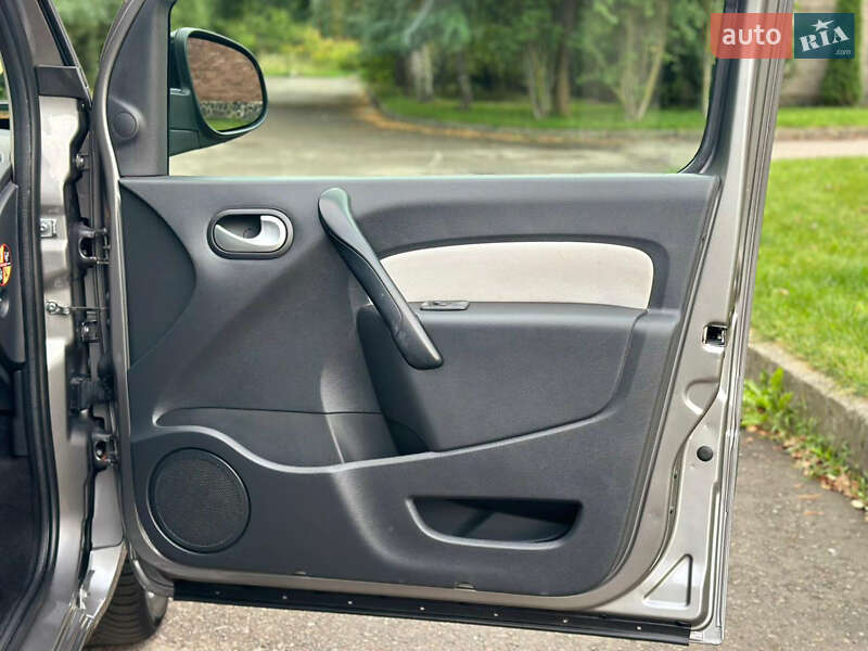 Минивэн Renault Kangoo 2015 в Ровно