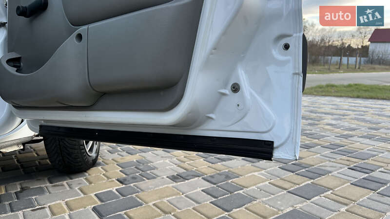 Минивэн Renault Kangoo 2004 в Десне