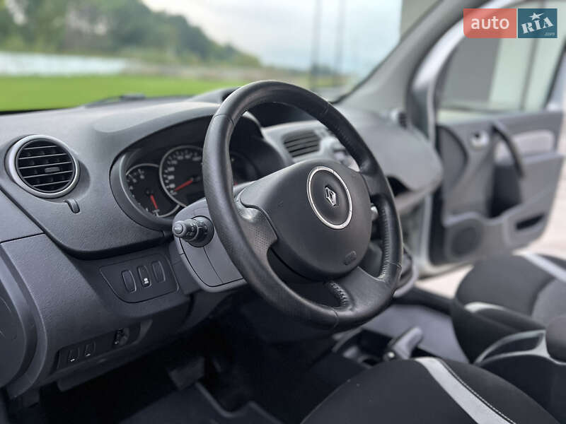 Мінівен Renault Kangoo 2013 в Луцьку