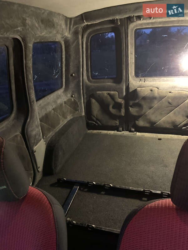 Мінівен Renault Kangoo 2004 в Луцьку