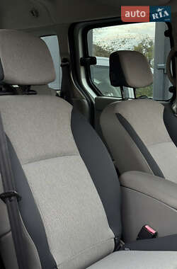 Минивэн Renault Kangoo 2010 в 