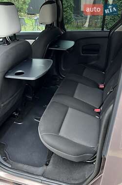 Минивэн Renault Kangoo 2013 в 