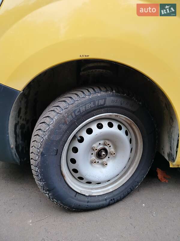 Вантажний фургон Renault Kangoo 2017 в Львові