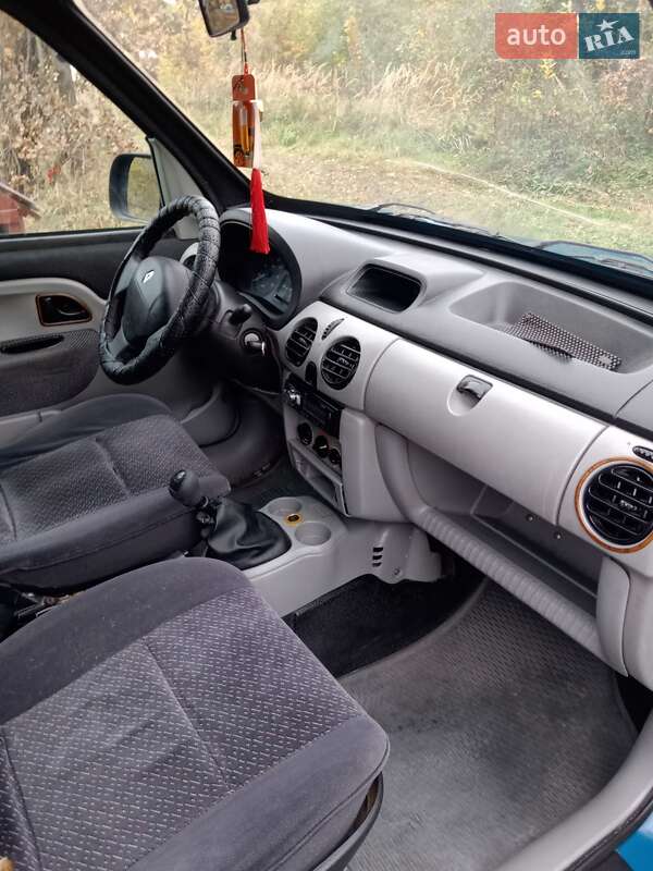 Мінівен Renault Kangoo 2004 в Чернівцях