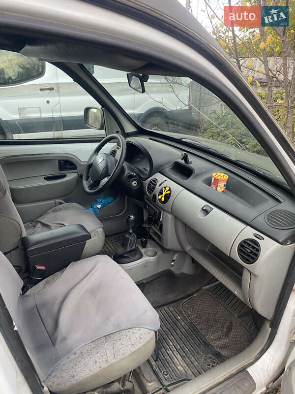 Грузовой фургон Renault Kangoo 2001 в Чугуеве фото 7 Грузовой фургон Renault Kangoo 2001 в Чугуеве