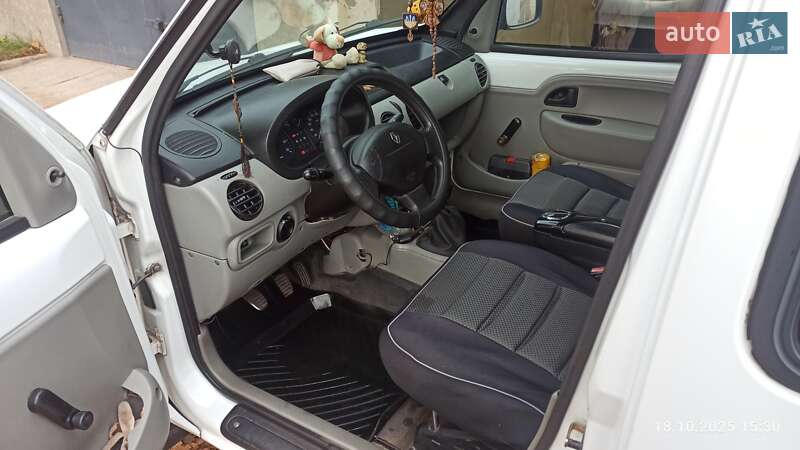 Мінівен Renault Kangoo 2004 в Шостці фото 4 Мінівен Renault Kangoo 2004 в Шостці