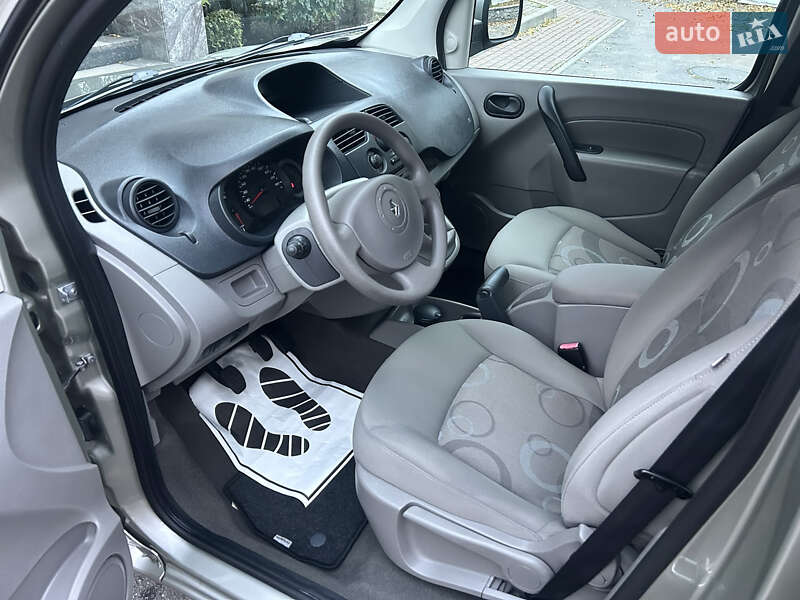 Минивэн Renault Kangoo 2011 в Виннице