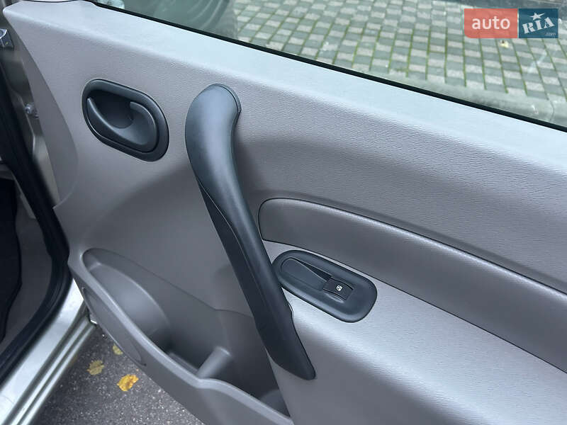 Минивэн Renault Kangoo 2011 в Виннице
