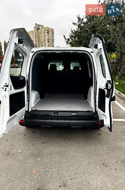 Грузовой фургон Renault Kangoo 2023 в 