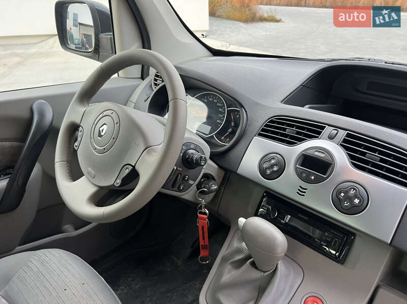 Минивэн Renault Kangoo 2009 в Луцке