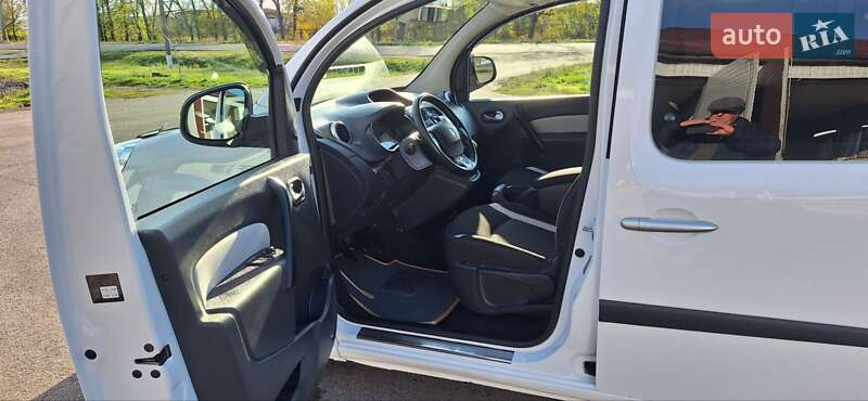 Мінівен Renault Kangoo 2014 в Новоархангельську фото 9 Мінівен Renault Kangoo 2014 в Новоархангельську