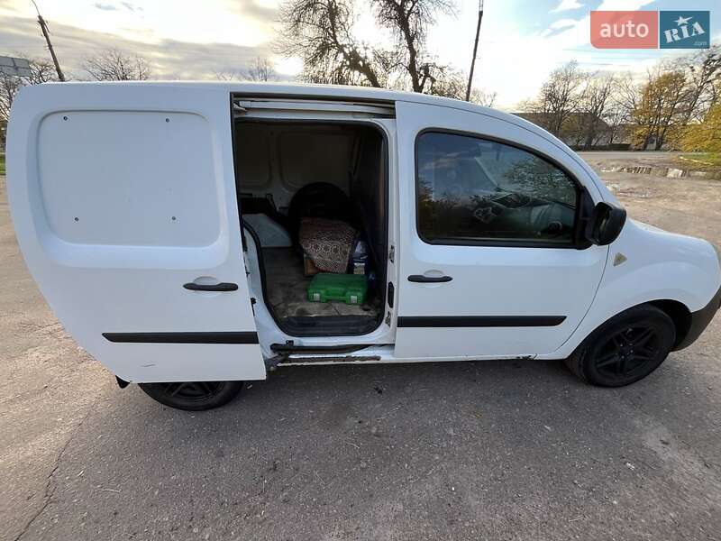 Грузовой фургон Renault Kangoo 2012 в Новгородке фото 6 Грузовой фургон Renault Kangoo 2012 в Новгородке