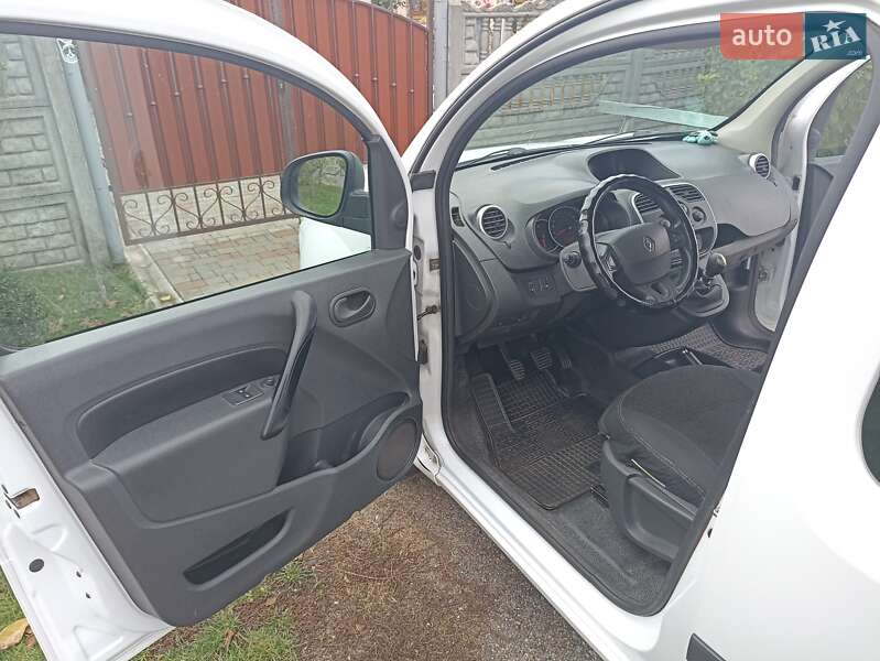 Минивэн Renault Kangoo 2016 в Александрие фото 11 Минивэн Renault Kangoo 2016 в Александрие