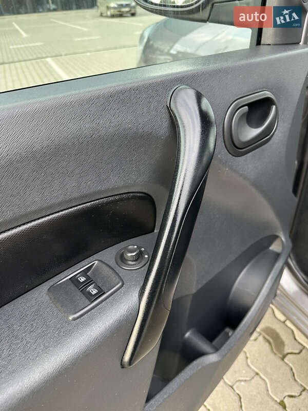 Минивэн Renault Kangoo 2015 в Львове фото 27 Минивэн Renault Kangoo 2015 в Львове