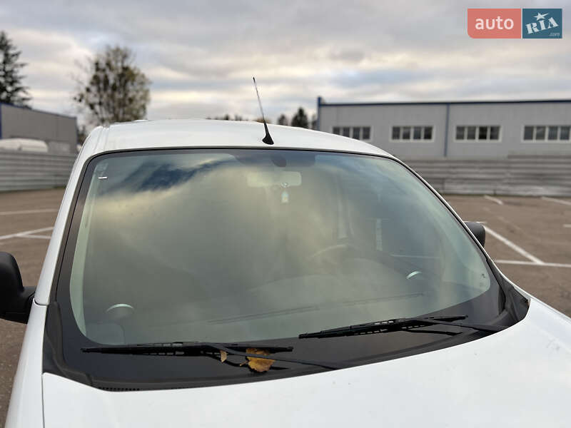 Минивэн Renault Kangoo 2011 в Ровно