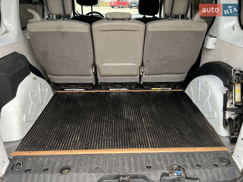 Минивэн Renault Kangoo 2011 в Ровно