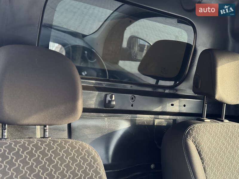 Грузовой фургон Renault Kangoo 2014 в Черновцах