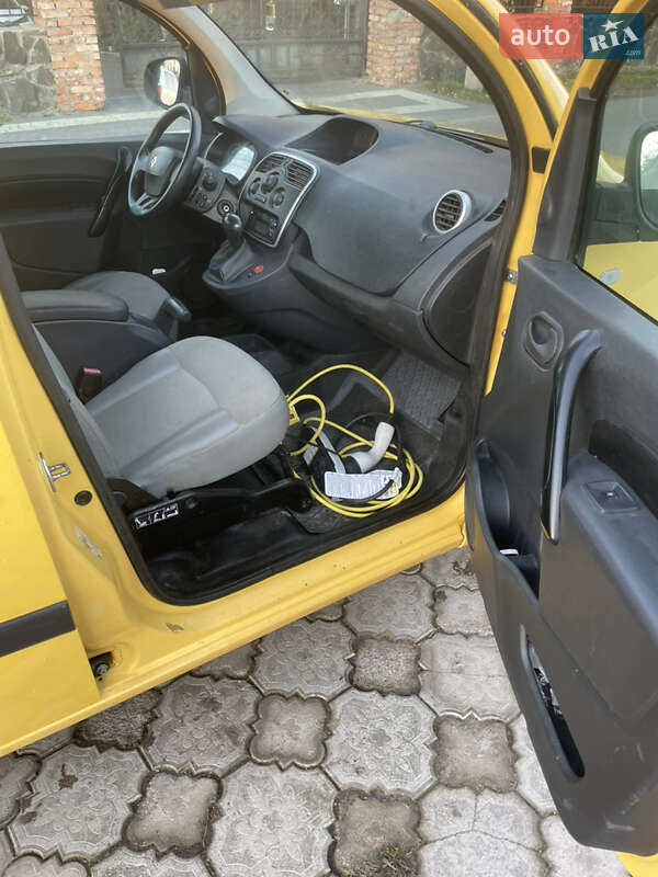 Вантажопасажирський фургон Renault Kangoo 2013 в Луцьку