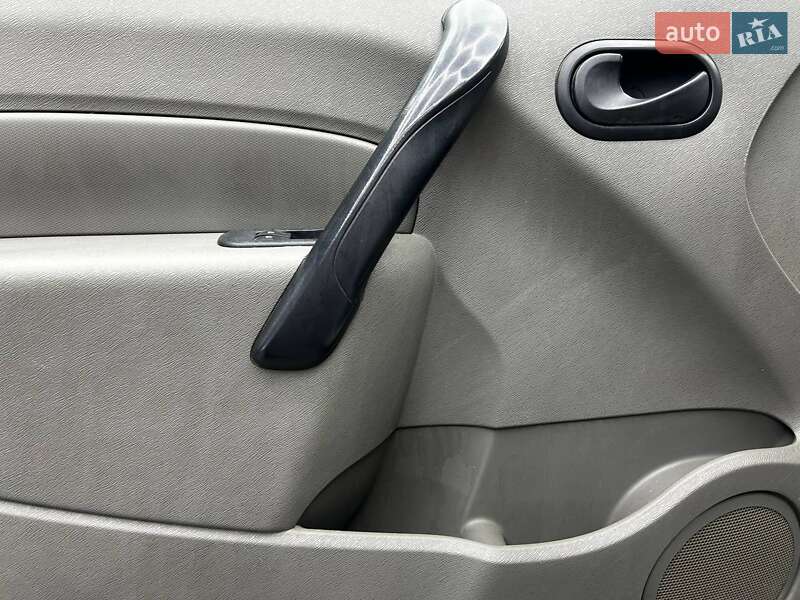 Минивэн Renault Kangoo 2010 в Черновцах