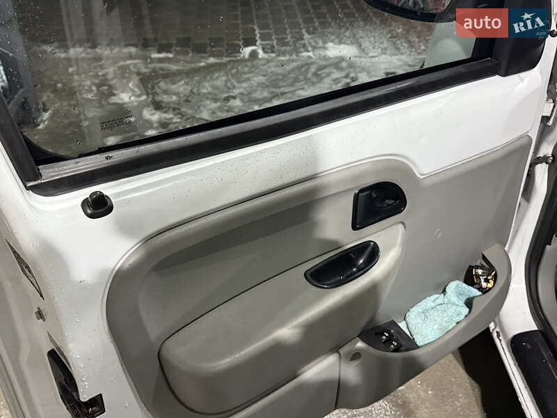 Вантажний фургон Renault Kangoo 2007 в Тернополі фото 10 Вантажний фургон Renault Kangoo 2007 в Тернополі