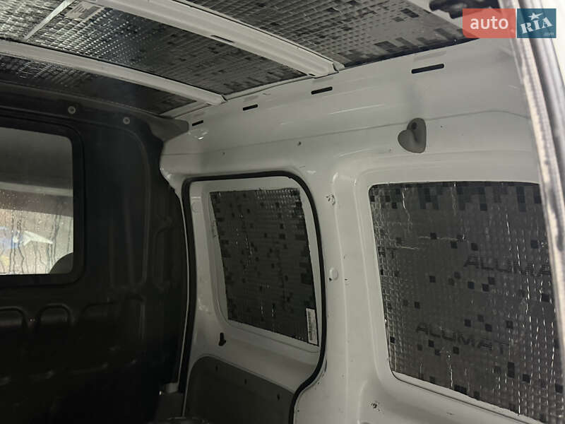 Вантажний фургон Renault Kangoo 2007 в Тернополі фото 12 Вантажний фургон Renault Kangoo 2007 в Тернополі