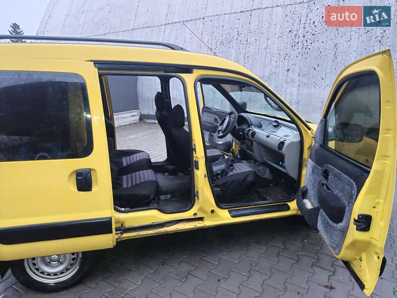 Минивэн Renault Kangoo 2002 в Косове