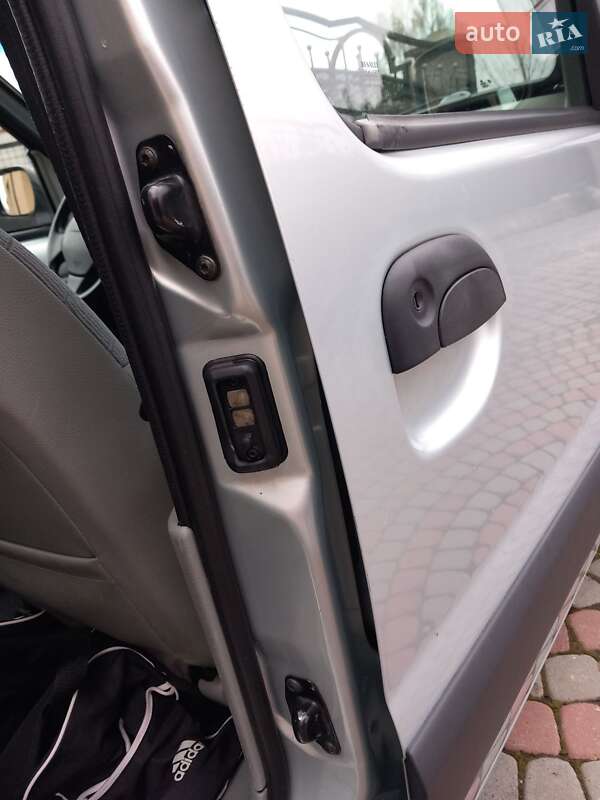 Минивэн Renault Kangoo 2002 в Городке фото 326 Минивэн Renault Kangoo 2002 в Городке