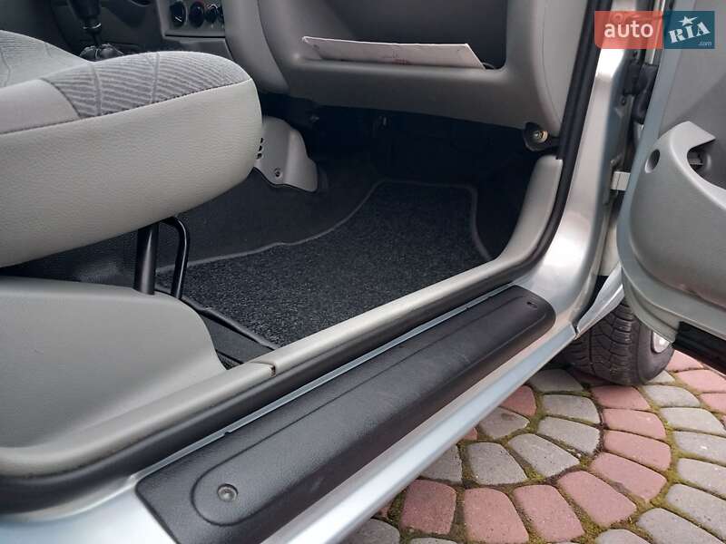 Минивэн Renault Kangoo 2002 в Городке фото 490 Минивэн Renault Kangoo 2002 в Городке