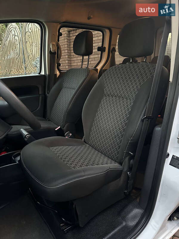 Мінівен Renault Kangoo 2013 в Чернівцях фото 16 Мінівен Renault Kangoo 2013 в Чернівцях