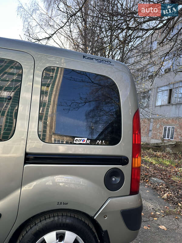 Мінівен Renault Kangoo 2004 в Чернівцях