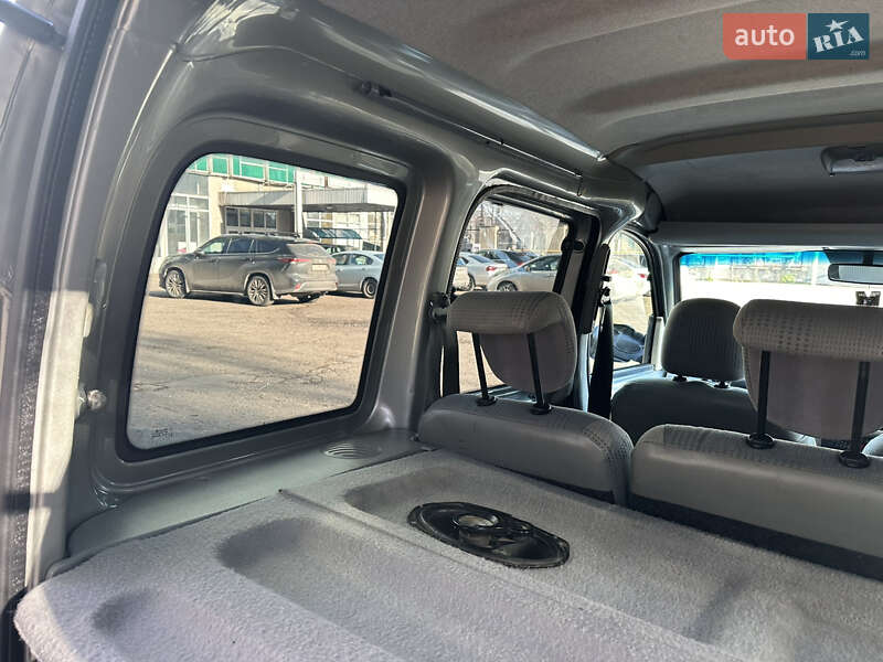 Мінівен Renault Kangoo 2004 в Чернівцях