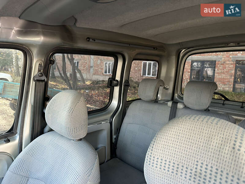 Мінівен Renault Kangoo 2004 в Чернівцях