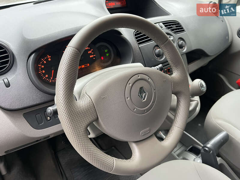 Минивэн Renault Kangoo 2010 в Луцке