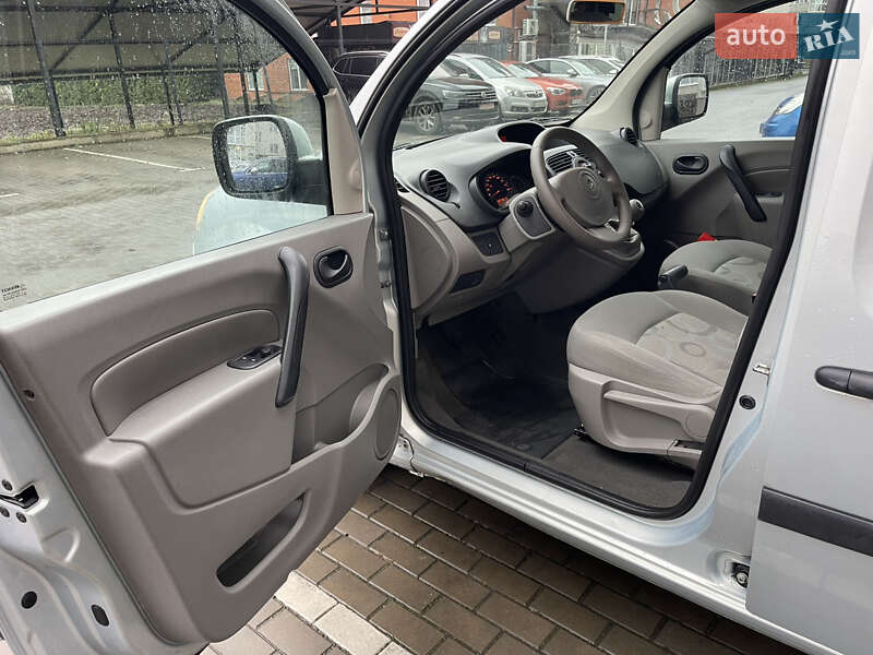 Минивэн Renault Kangoo 2010 в Луцке